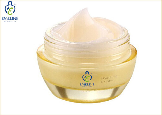 Produtos dos cuidados com a pele do alvejante do cuidado da cara, creme hidratando da manteiga de Shea