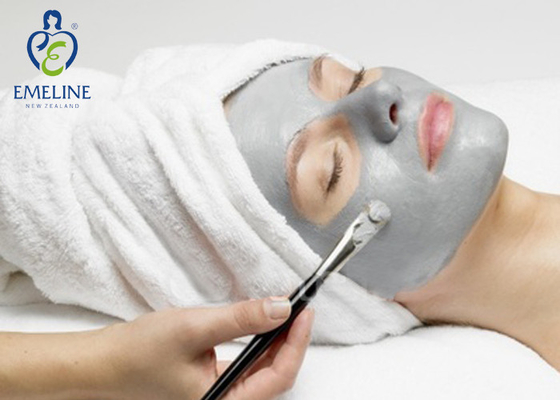 Alvejante de consolidação orgânico que hidrata a máscara facial da lama em casa