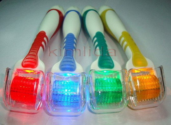 Rolo Titanium Handheld do derma do diodo emissor de luz de 540 agulhas com cabeça variável