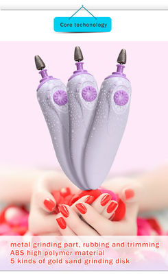As mãos e do prego da arte os pés da limpeza elétrica da máquina bateram a secagem do verniz para as unhas