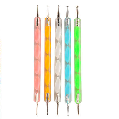 Pontilhando a maneira 5 x 2 que Marbleizing pontilhando a pena ajustada para o pedicure do tratamento de mãos